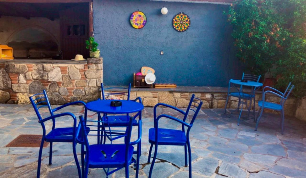 Blue Garden Inn Fourka Extérieur photo