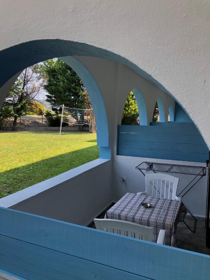 Blue Garden Inn Fourka Extérieur photo