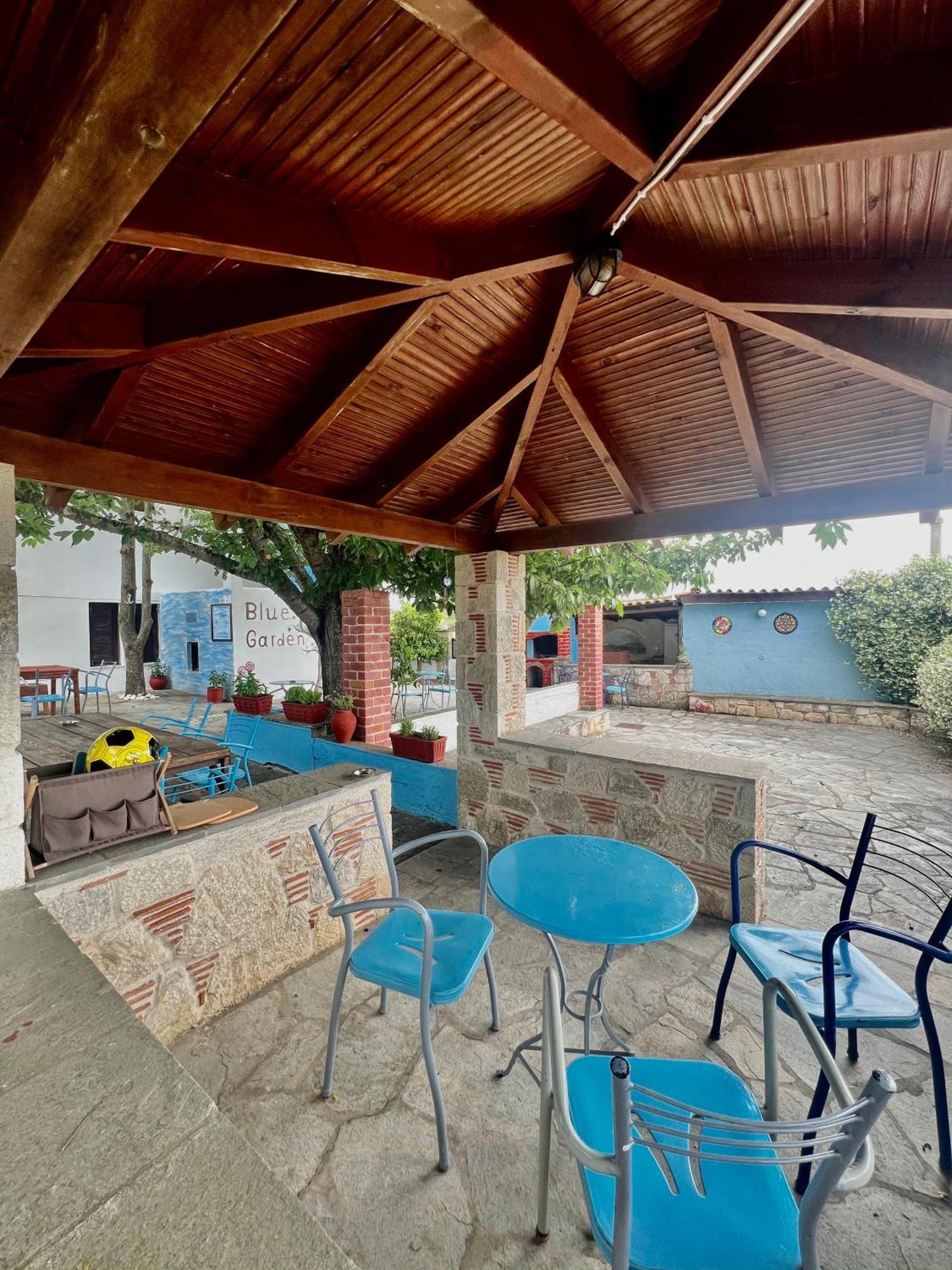 Blue Garden Inn Fourka Extérieur photo