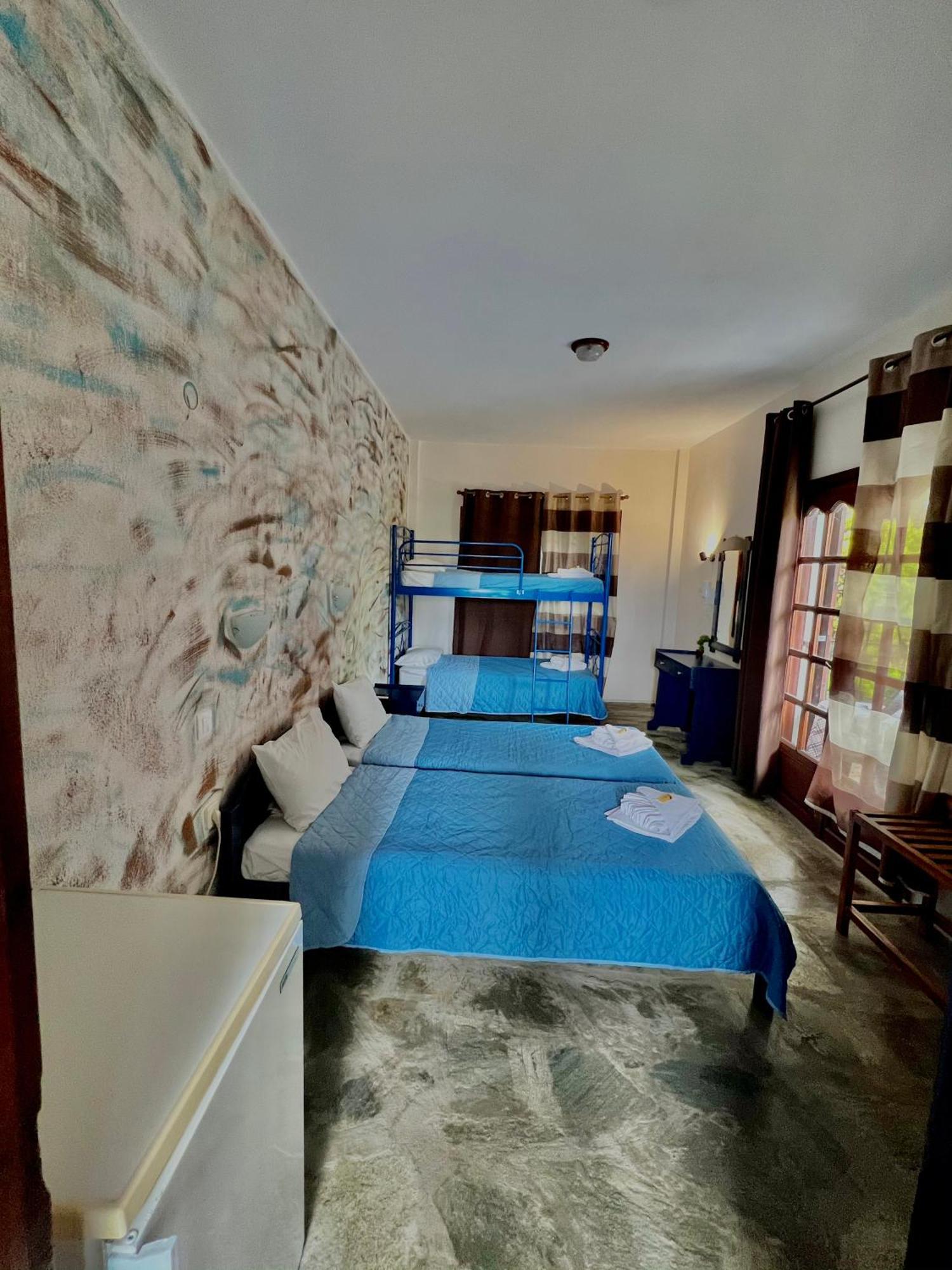 Blue Garden Inn Fourka Extérieur photo