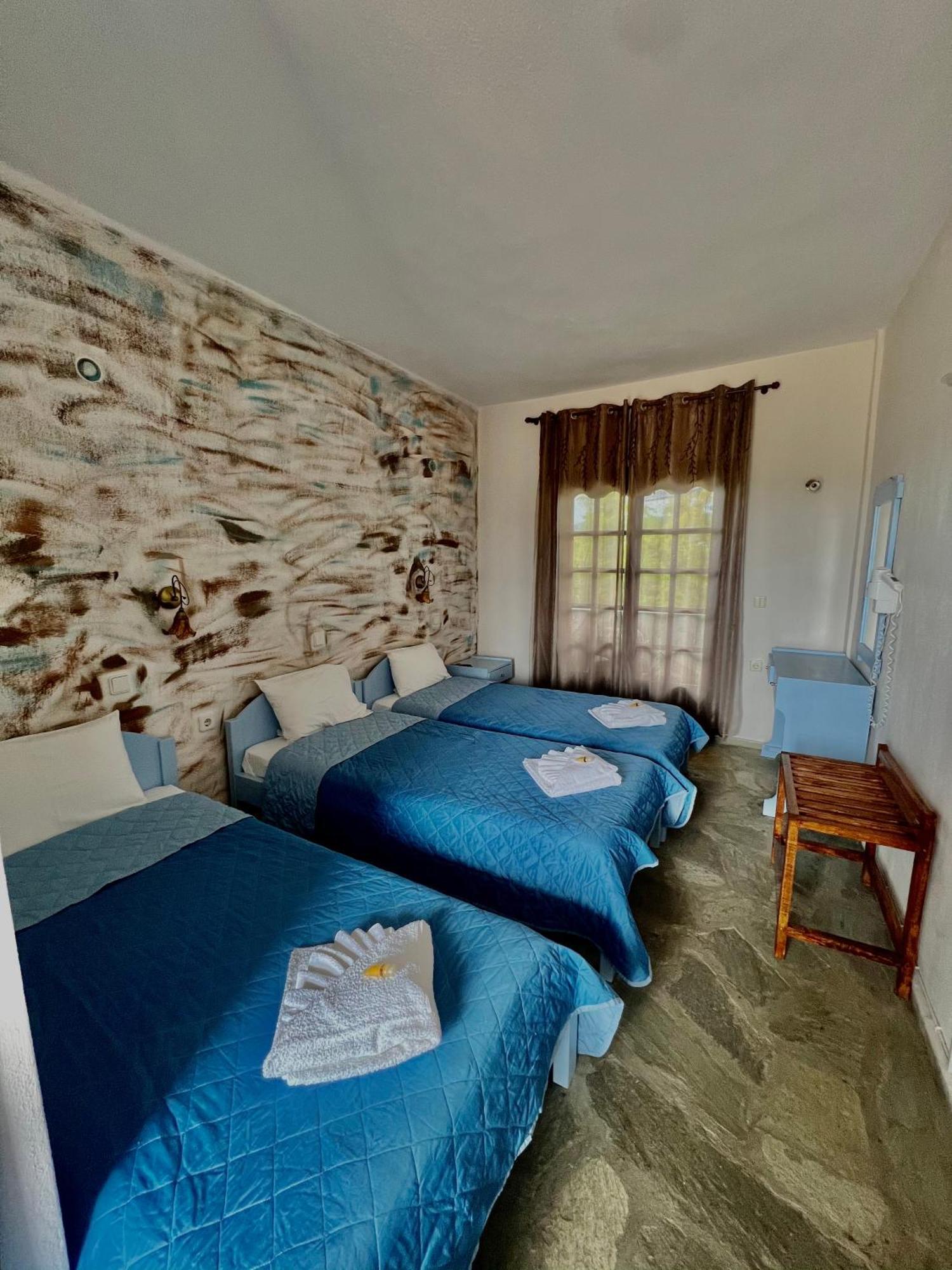 Blue Garden Inn Fourka Extérieur photo